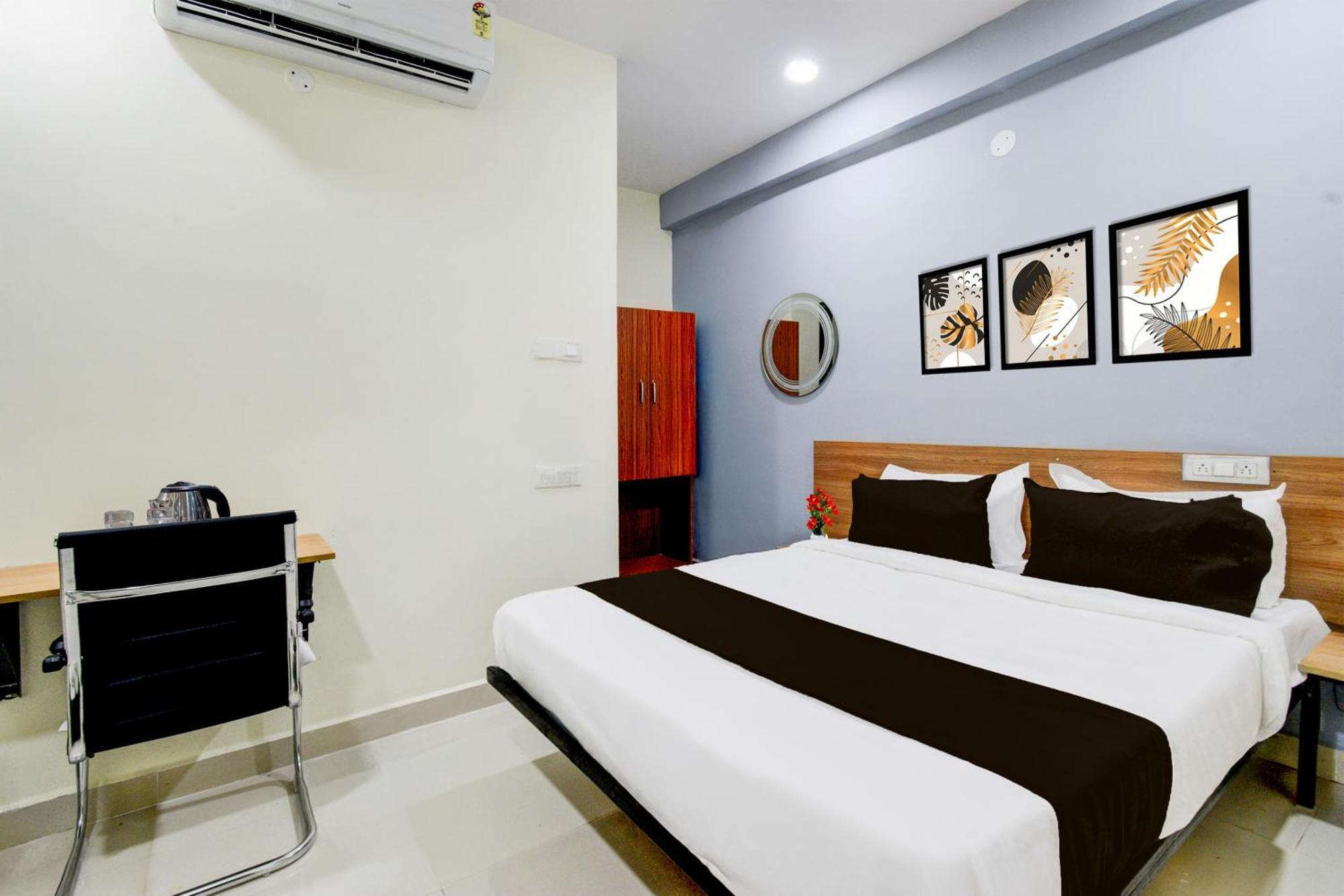 Super Townhouse Kukatpally North Formerly Munagala Arcade Hyderabad Exterior foto